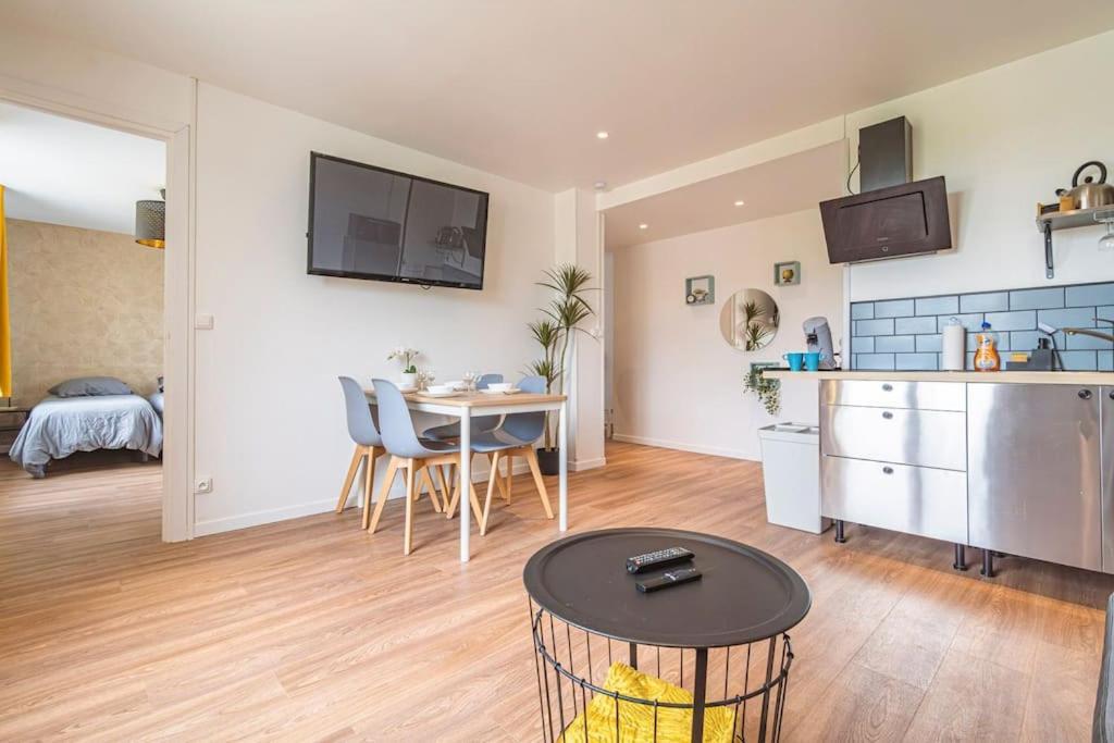 "Le Chaleureux" Appartement Pour 4 Personnes Isles-sur-Suippe Eksteriør billede