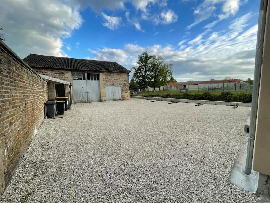 "Le Chaleureux" Appartement Pour 4 Personnes Isles-sur-Suippe Eksteriør billede